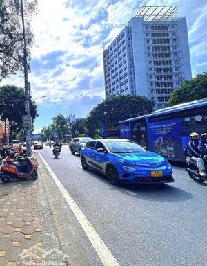 bán đất siêu hot tại hoàng quốc việt, 24 tỷ, 82.1m2, ô tô tránh kinh doanh đỉnh.