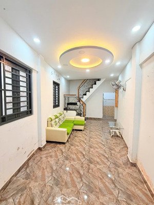 chính chủ bán nhà phạm văn hai phường 3 tân bình gần sân bay gía 4,1 tỷ.