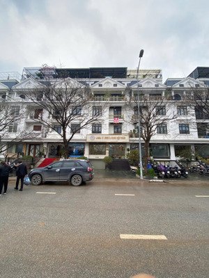 cho thuê nhà phạm văn đồng, 120m2, 7 tầng, mt 8m, thang máy, nhà đẹp, 75tr