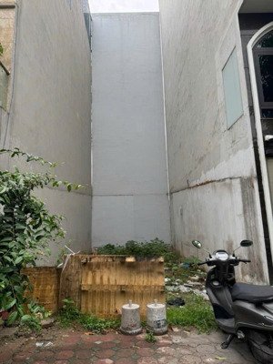 chính chủ cần bán mảnh đất vàng khu dịch vụ. tây nam linh đàm - dt 60 m- mt 5 - ô tô vỉa hè tránh