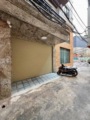 bán nhà phố xuân thuỷ - 7 tầng thang máy, ô tô 7 chỗ ngủ trong nhà. diện tích 56m2, giá 29.9 tỷ.