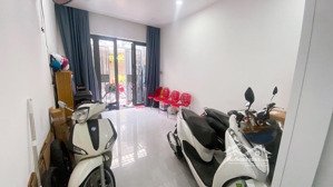 hxh lê văn sỹ 58m2 vuông vức có dòng tiền chỉ 9tỷ thương lượng