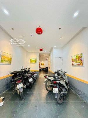 siêu phẩ miếu đầm 57m 7t mt 4m giá 14.89 tỷ nam từ liêm hà nội,ngõ thông,thang máy ,vài bước ra phố