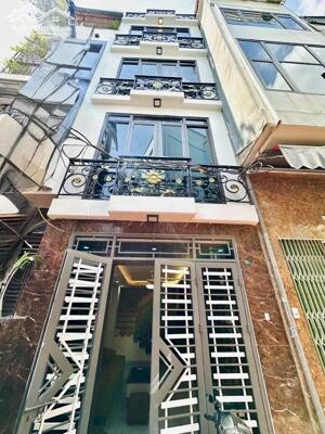 Bán nhà Trường Chinh – Đống Đa, 5 tầng - 3 Ngủ đẹp, cách phố 75m, sổ đỏ chính chủ – 8,5 Tỷ