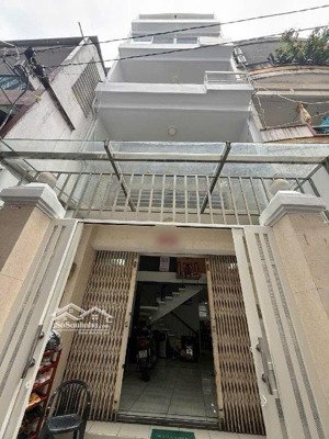 phường 5 - quận5 - 5 tầng - 55m2 - xe hơi sát cách - cách 1 căn ra mặt tiền - nở hậu - giá 11 tỷ.