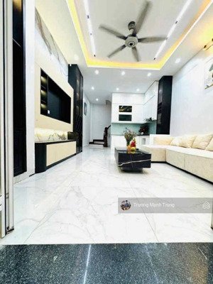 tuyệt đẹp! chỉ vài bước ra phố nam đồng nhà 5 tầng mới đẹp, full công năng, sổ vuông chính chủ!