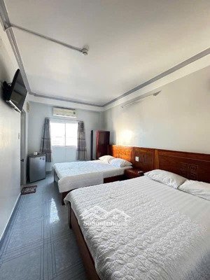 cho thuê khách sạn mặt tiền phố tây:27phòng , 10 tầng lhe 