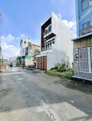 quá đẹp lô đất cạnh chung cư ricca 63m2 khu phân lô 100m ra nguyễn duy trinh