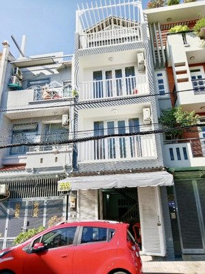 xem là mê chốt là ở view công viên cực mê