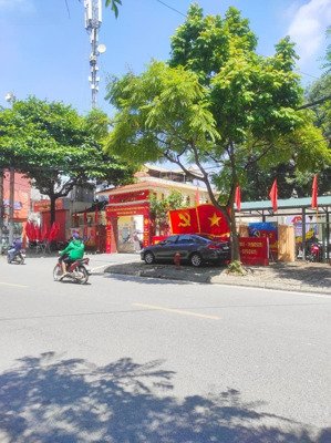 nhà mới hoàn thiện kiến hưng. oto sát nhà vị trí đắc địa, ở sướng. dt 32m*5t*mt3.5m. giá 7.9 tỷ