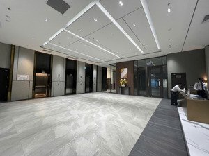 cho thuê nhà phố nguyễn lương bằng, đống đa 450m2 , mt 9m, 150tr làm văn phòng, showrom, ngân hàng.