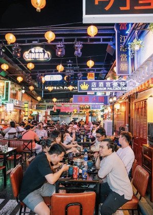 sang nhượng nhà hàng phong cách trẻ đường kênh tân hoá - tân phú, 10x30 thuê chỉ 42tr/tháng