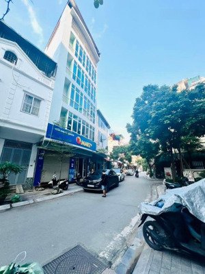 cần bán nhà phố lạc long quân, tây hồ, phân lô vip, thông số vàng, gần lotte, đầy đủ siêu tiện ích.