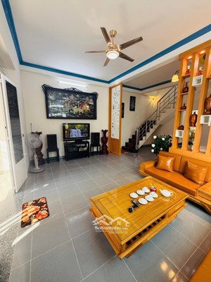 nhanh mới kịp: nhà ngay đường 6, xe hơi tận cửa, diện tích đất 70m2 giá chỉ 4,65 tỷ