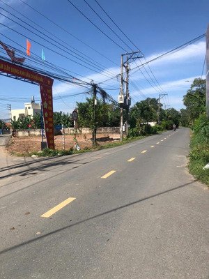 bán gấp lô đất mặt tiền đường nhựa 155m2 giá 2,3 tỷ