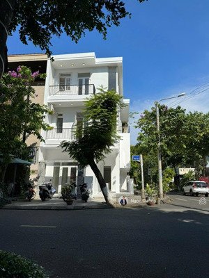 siêu phẩm nhà 3 tầng góc 2mt đinh đạt - phước trường 110m2 ngang 7m - sát biển mỹ khê lh 