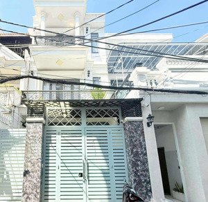 bán nhà 3 tầng, 5m x 22m, chỉ 10.8 tỷ, hxh ngay công viên làng hoa, phường 11, gò vấp