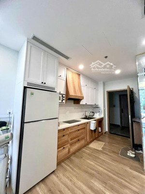 mời thuê căn hộ 2pn 2wc 67m2 đủ đồ view bể bơi toà r2 onsen ecopark.hl ạ