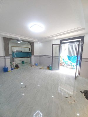 shr giá 1.489 cần tiền gấp bán rẻ. 3pn 2wc 2 mặt tiền