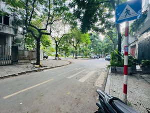 giá rẻ bất ngờ 200 triệu / m rẻ như giá đất trong làng mà lại là khu đô thị văn phú 90m 4 tầng 20 t