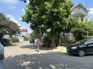 chính chủ gửi bán nhanh lô đất 200m2 toàn bộ thổ cư. tại khu tái định cư đồng láng thị xã sơn tây