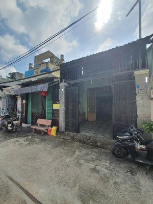 bán nhà mặt tiền đường tây sơn, dt 4.15 x 16.5m, nhà có lửng, hướng tây, giá 6 tỷ tl