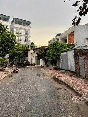 bán 53,3m2 đất đấu giá cự khối- bát khối- long biên hà nội, vỉa hè ô tô tránh