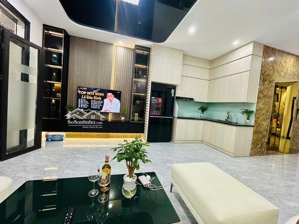 bán nhà - hoàng văn thái - dt 45m2 - mặt tiền 5m- thang máy- cách ô tô 15m - 6 tầng - tặng nội thất