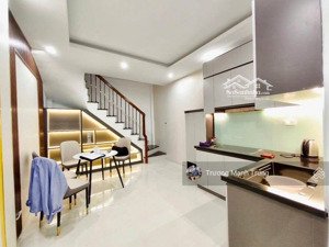 cực nóng! tôn đức thắng khâm thiên 2 thoáng full nội thất ở ngay, ôtô đỗ cách 30m. kinh doanh đỉnh!