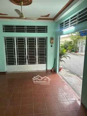 bán nhà hẻm xe hơi thông, gần trường đh, chợ tân hương, 2 tầng, dễ kinh doanh hoặc cho thuê