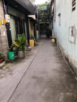 mã căn: 110896 chính chủ nhiệt bán: hxh bờ bao tân thắng, quận tân phú,dt 40 m2 nhỉnh 5tỷ