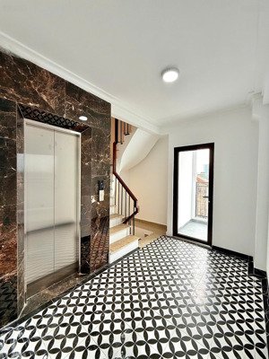 (hiếm) bán nhà đẹp mặt phố định công 47m2 mặt tiền rộng có thang máy vị trí đẹp nhất phố