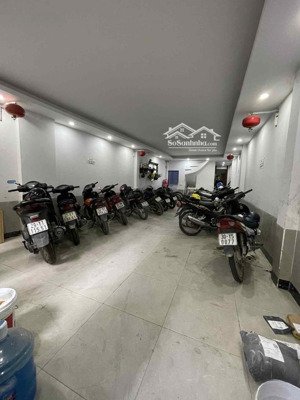 bán nhà cầu am sát phố lụa 138m2, mt 10m, giá 126 tr/m2, vị trí cực đẹp ngõ nông lô góc 3 mặt