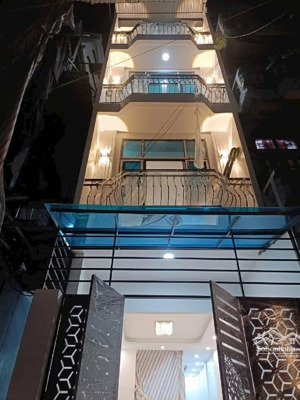 bán nhà trường chinh-mặt phố kinh doanh sầm uất-lô góc thoáng-sân để xe trước nhà-ô tô đỗ cổng 48m