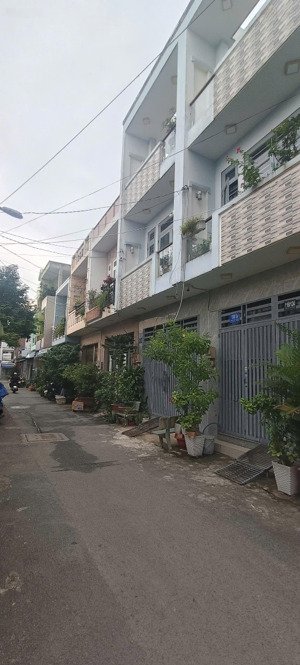 nhà 4 đẹp -bình tân - hẻm xe hơi -shr-dt 68m2-giá chỉ 5tỷ 7.