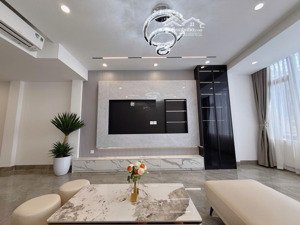 phố cổ ngọc lâm- long biên.nhà 48m, full nội thất- sát mặt phố