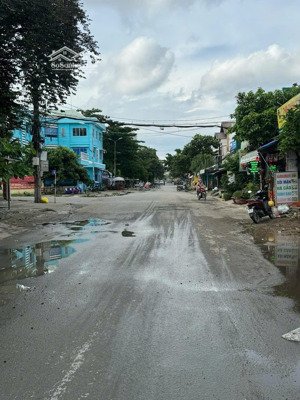 bán căn nhà thuận lợi làm chdv, ks. gần chung cư peagsuit.