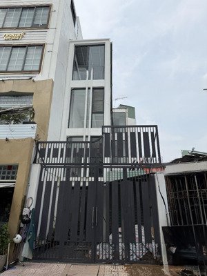 cho thuê mặt bằng/nhà mặt tiền đường lê văn miến