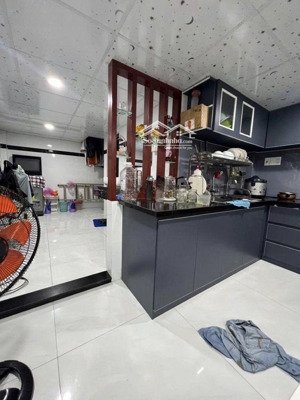 nhà 2 tầng sát mặt tiền phạm văn bạch - 62m - cách sân bay 8p - nhà đẹp ở ngay - nguồn thuê 10tr