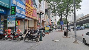 nhà mặt phố nguyễn xiển 63m2 - 6t thang máy - 29 tỷ - lô góc - hai mặt tiền - vỉa hè - kinh doanh