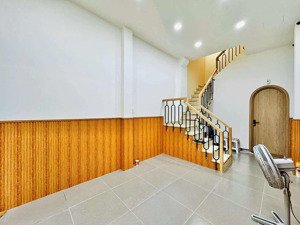 chdv sát q1 dòng tiền 50tr tháng chỉ nhỉnh 9tỷ