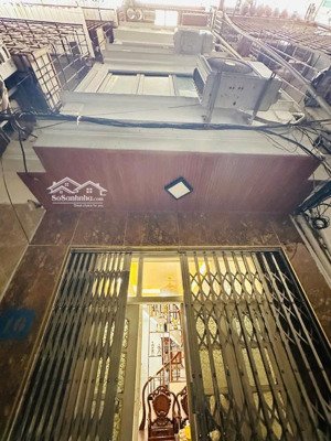 yên hòa - cầu giấy. dt 32 m 4 tầng - mt 3 m - giá 8 tỷ.