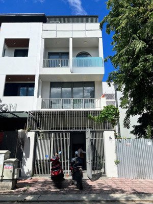 cho thuê nhà kinh doanh 3 tầng 1 tum khu hà quang 2 giá 23 triệu/tháng