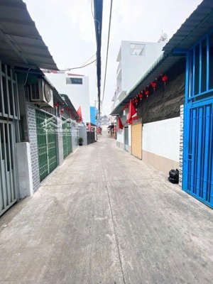 bán chdv 3 tầng, ngay nam long. nội thất cao cấp, dòng tiền ổn định. nhỉnh 9 tỷ