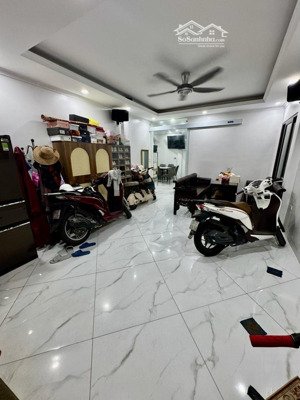 lô góc - 3 thoáng - p kim ngưu - gara ô tô - 7 tầng - thang máy. dt 60m2 - mt 4,5m. giá 20 tỷ.