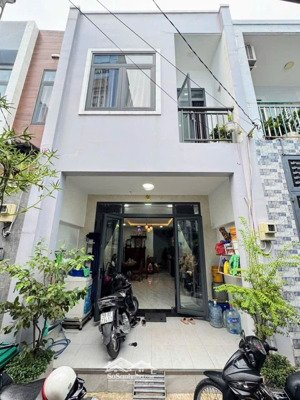 bán nhà sư ni huỳnh liên,p10,tân bình 64m2 1trệt1lầu 2pn3wc hẻm4m cóhđ thuê 10tr giá4tỷ150