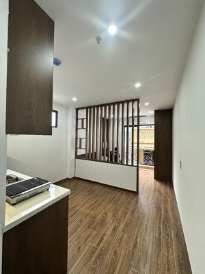 chung cư mini ngay sát hồ tây siêu thoáng, có máy giặt riêng, ban công 30m2