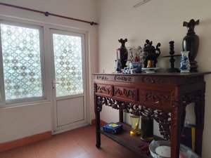 nhà riêng oto đõ trong nhà, gần chợ và công viên hòa bình