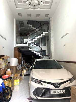 trệt 3 lầu 4x18m có 5pn 6wc xe hơi ngủ trong nhà lê đức thọ p17 gv