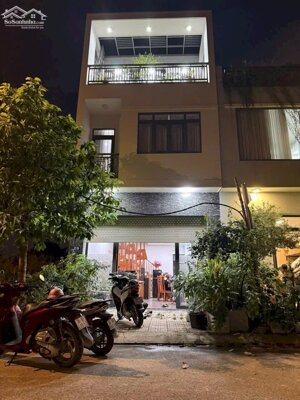 NHÀ PHỐ 2 LẦU ĐÔNG HOÀ DĨ AN BÌNH DƯƠNG - GẦN ĐẠI HỌC QUỐC GIA TP HCM